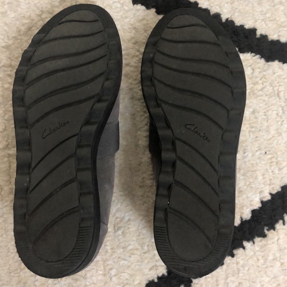 Clarks Gray Suede Loafers Ultimate Comfort Collection 7 - Picture 5 of 8